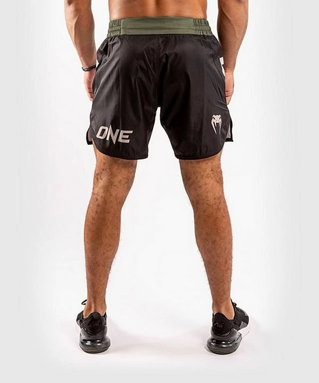 Venum ONE FC Impact Fightshorts Nero-Verde - immagine 2