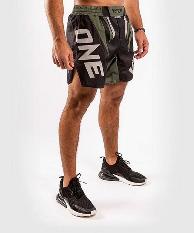 Venum ONE FC Impact Fightshorts Nero-Verde - immagine 4